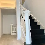 فيلة Out